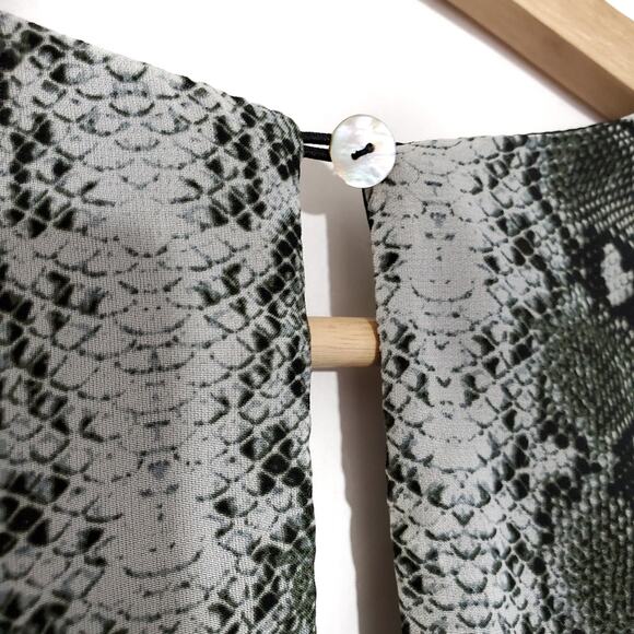 Show Me Your Mumu | Donna Michelle Tunic Snakeskin Print - Picture 5 of 10